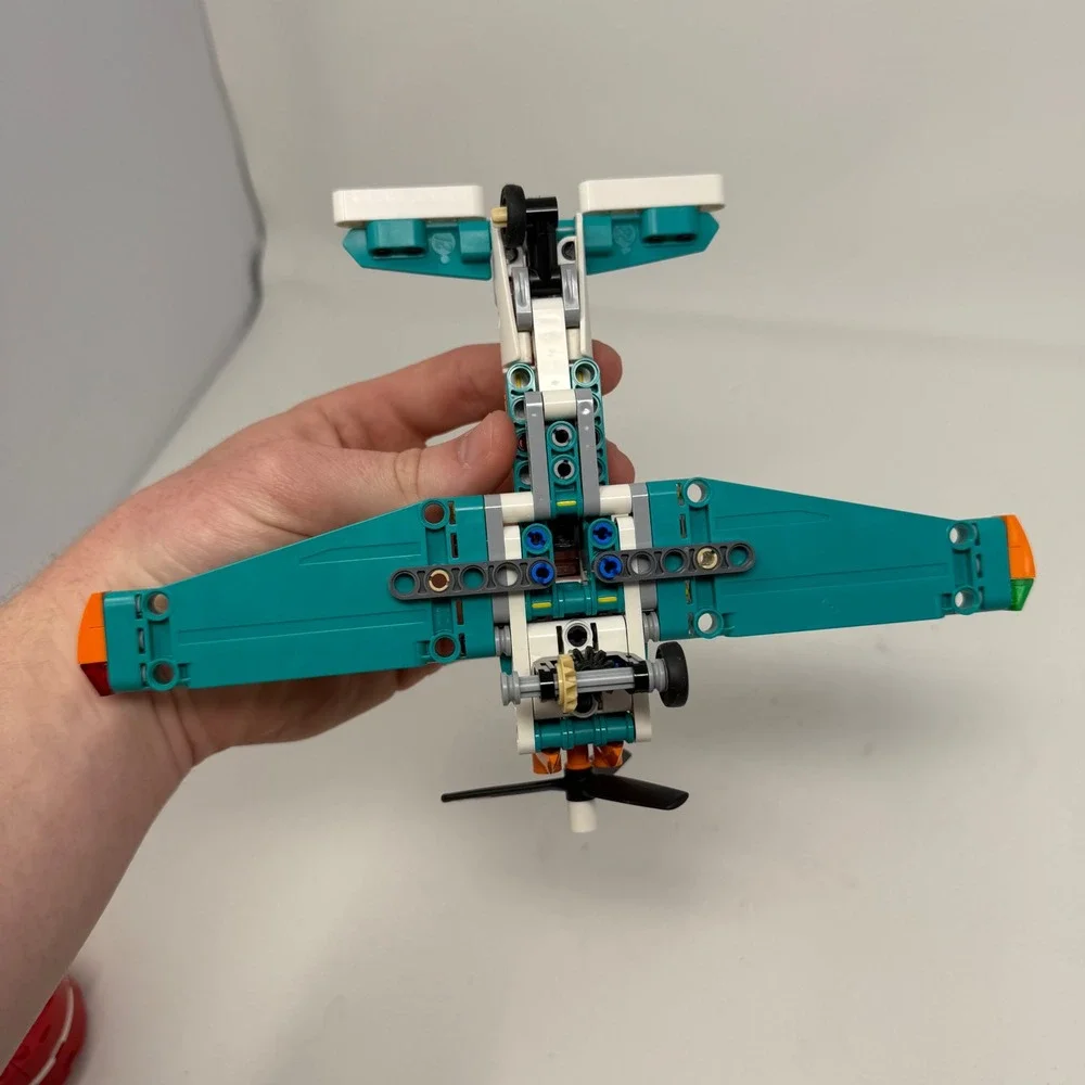 LEGO Technic Race Plane‎ 42117 2-in-1 Aerobatic Aircraft Teal Orange White 154pc